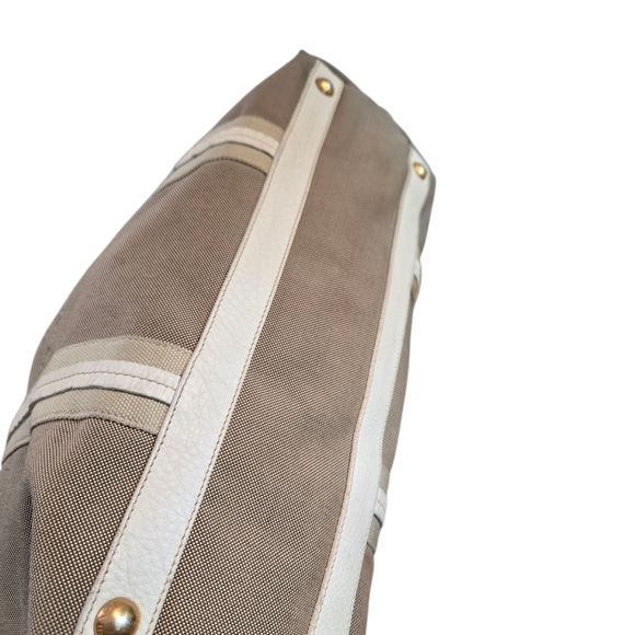 Authentic Prada Beige and Gold Women's Bag - Picture 4 of 9